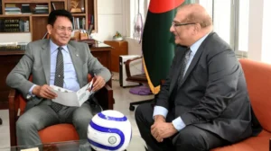 সচিবালয়ে শিক্ষামন্ত্রী ড. এ এন এম এহসানুল হক মিলনের সঙ্গে সৌজন্য সাক্ষাৎ করেন বাংলাদেশে নিযুক্ত পাকিস্তানের হাইকমিশনার ইমরান হায়দার।